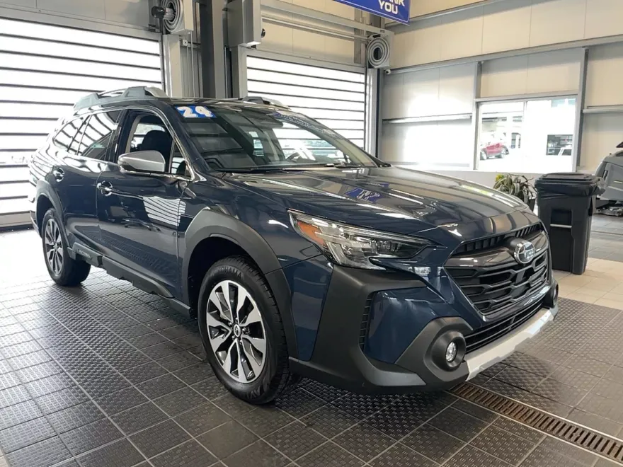 2024 Subaru Outback Touring photo 1