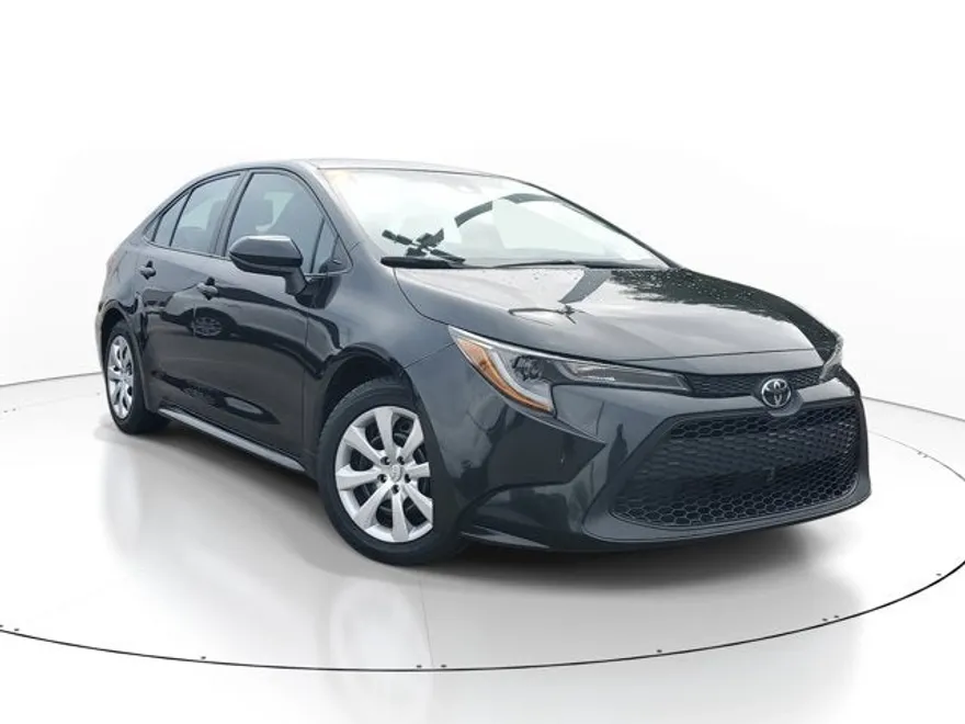 2022 Toyota Corolla LE photo 1