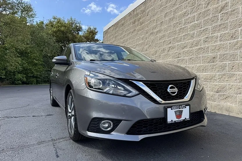 2017 Nissan Sentra SL photo 1
