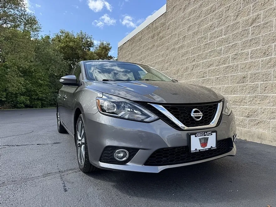 2017 Nissan Sentra SL photo 1