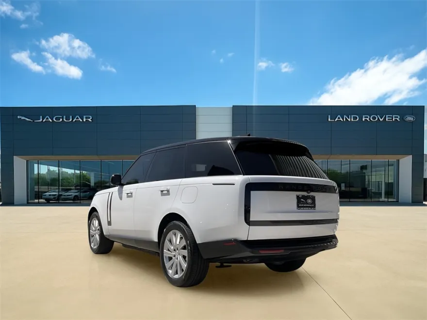 2025 Land Rover Range Rover SE photo 1