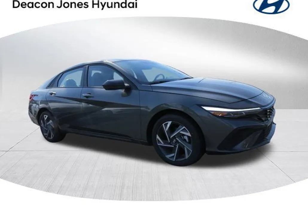 2025 Hyundai Elantra SEL Sport photo 1
