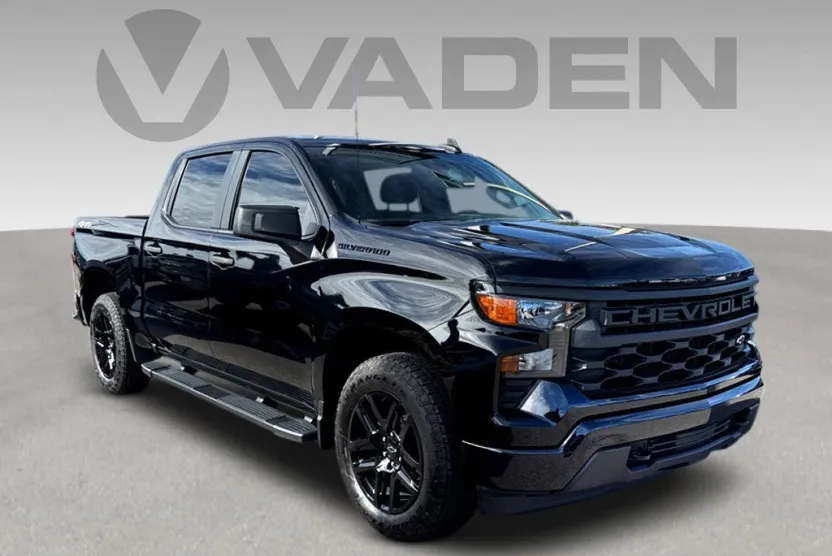 2024 Chevrolet Silverado 1500 Custom photo 1