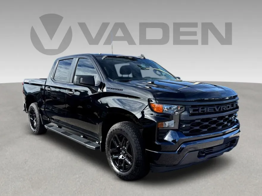 2024 Chevrolet Silverado 1500 Custom photo 1