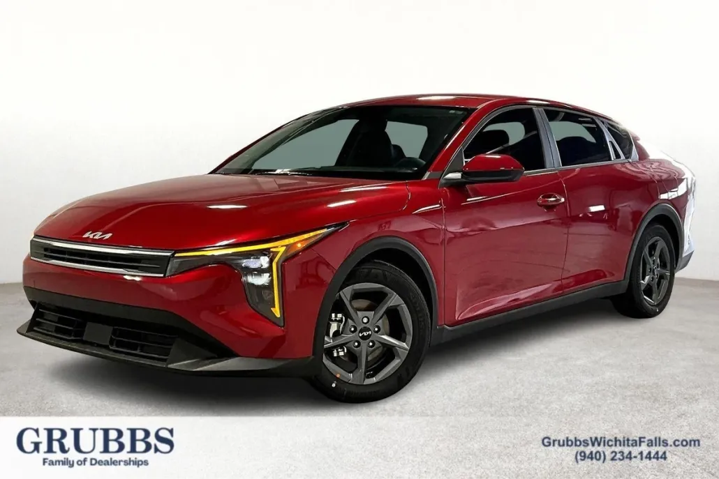 2025 Kia K4 LXS photo 1