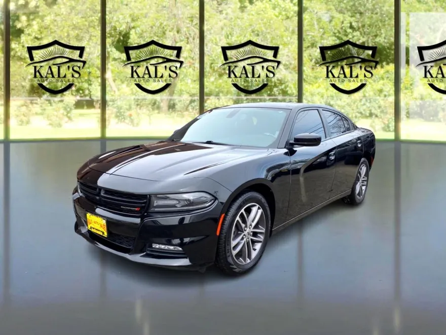 2019 Dodge Charger SXT AWD photo 1