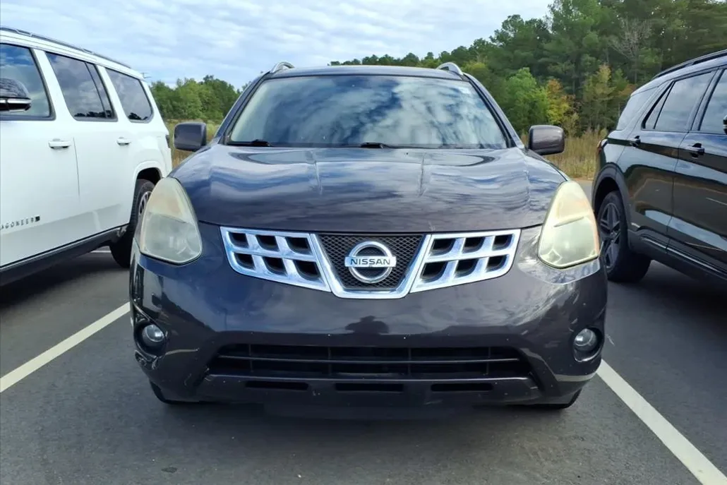 2012 Nissan Rogue SV photo 1