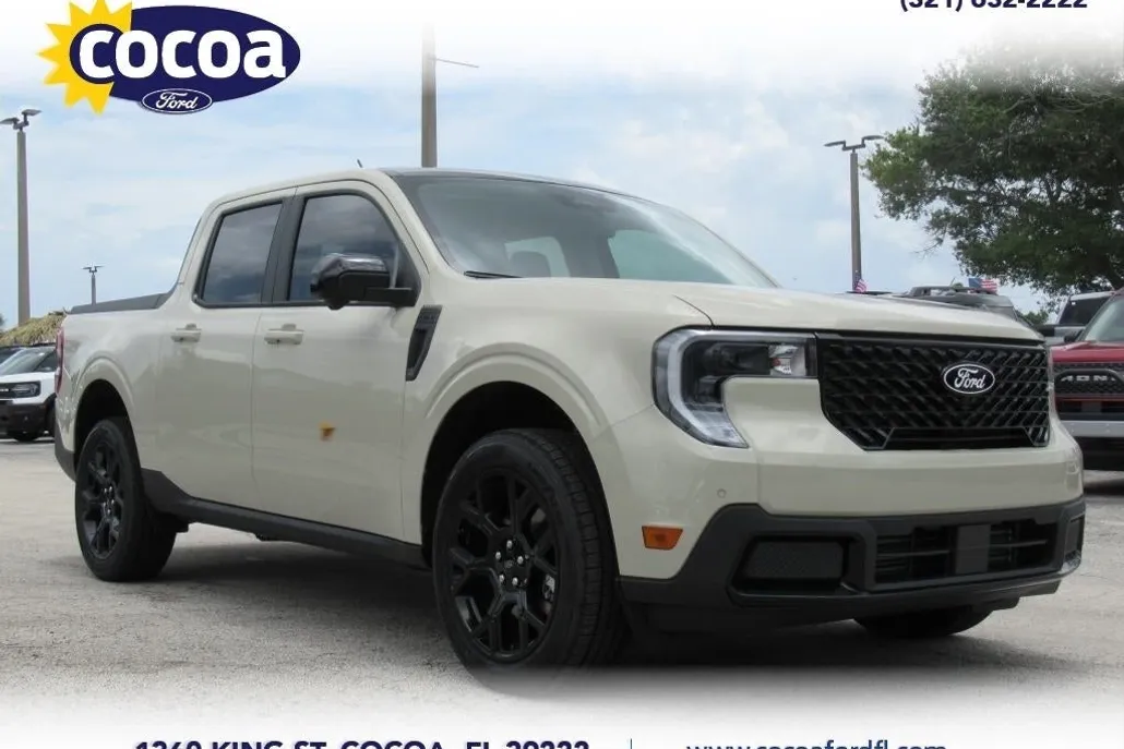 2025 Ford Maverick Lariat photo 1
