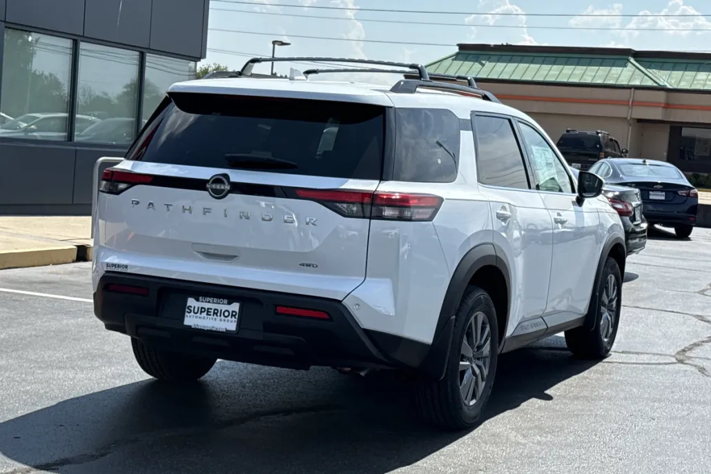 2025 Nissan Pathfinder SV photo 1