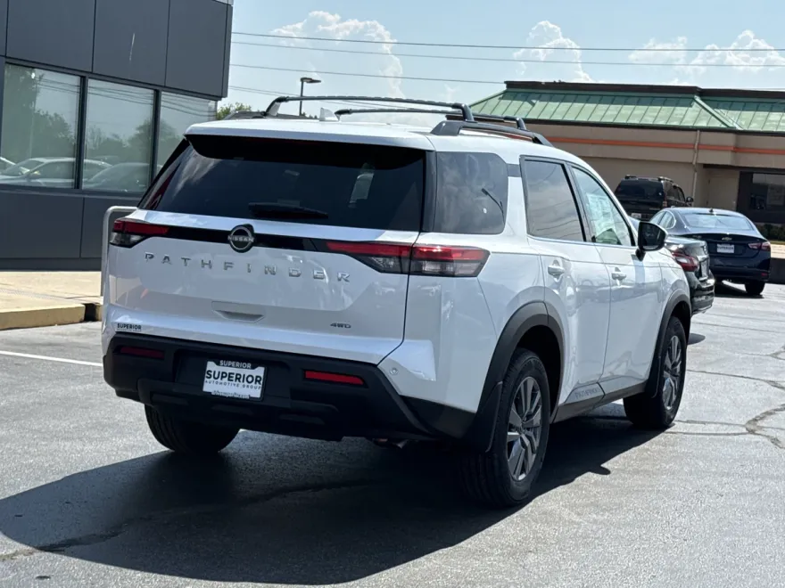 2025 Nissan Pathfinder SV photo 1