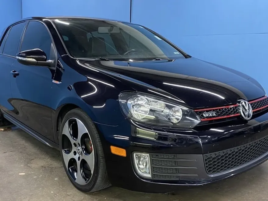 2013 Volkswagen Golf GTI Wolfsburg Edition photo 1