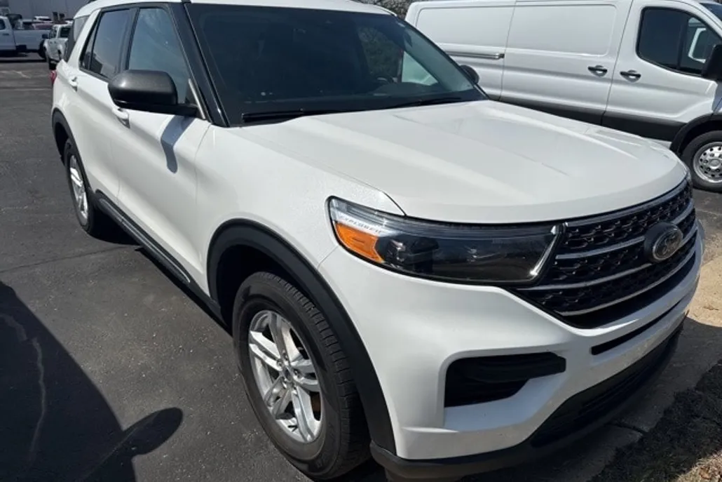 2022 Ford Explorer XLT photo 1