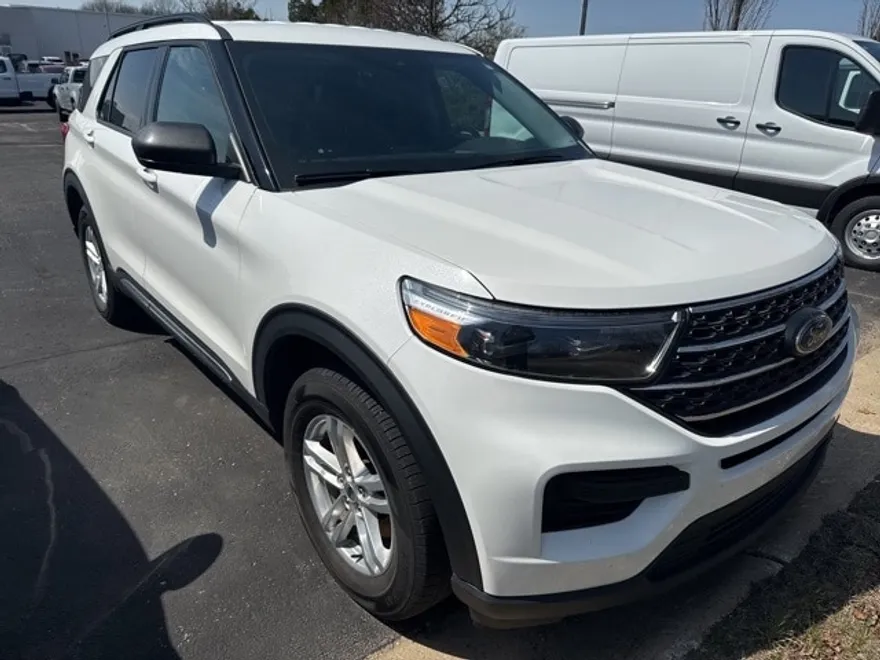 2022 Ford Explorer XLT photo 1