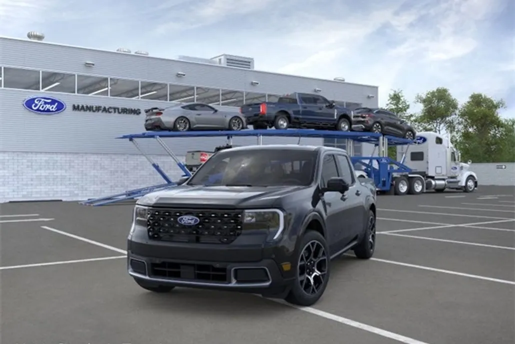 2025 Ford Maverick Lariat photo 1