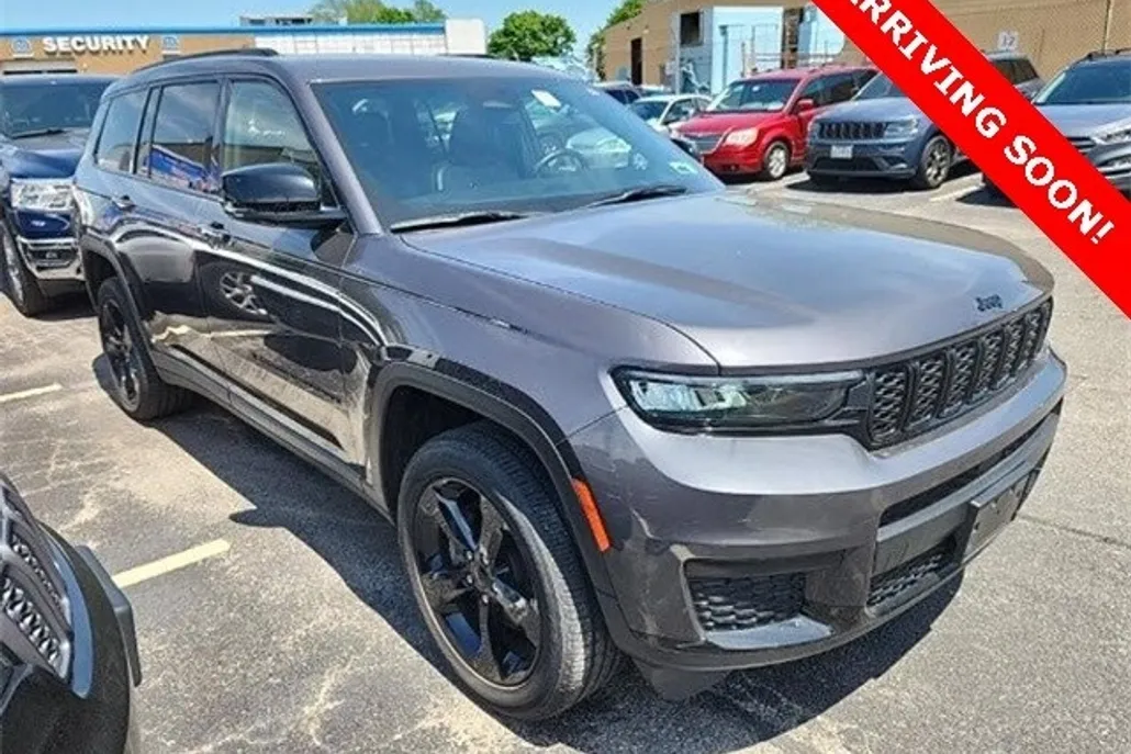 2022 Jeep Grand Cherokee Laredo photo 1