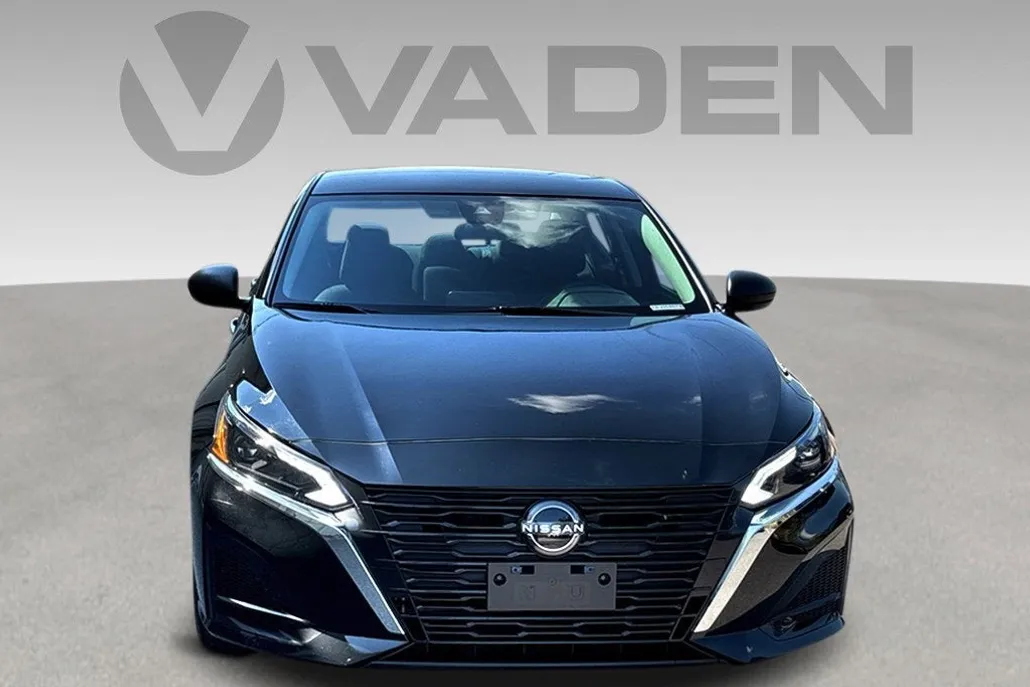 2024 Nissan Altima 2.5 SV photo 1