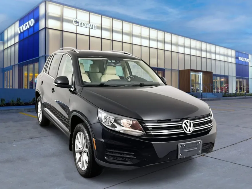 2017 Volkswagen Tiguan Wolfsburg Edition photo 1
