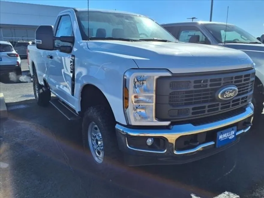 2025 Ford F-250 photo 3
