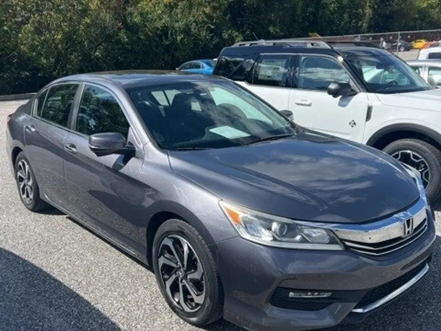 2017 Honda Accord EX-L photo 1