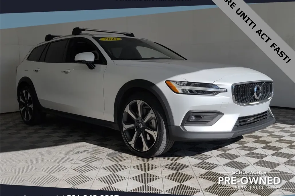 2021 Volvo V60 Cross Country T5 photo 1