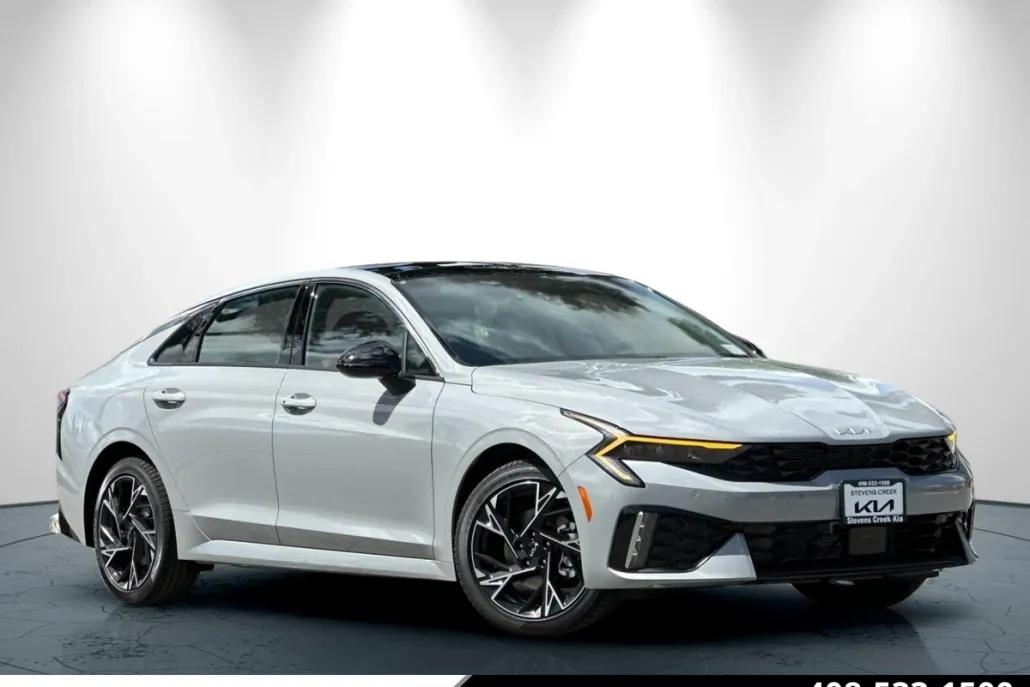 2025 Kia K5 GT-Line photo 1