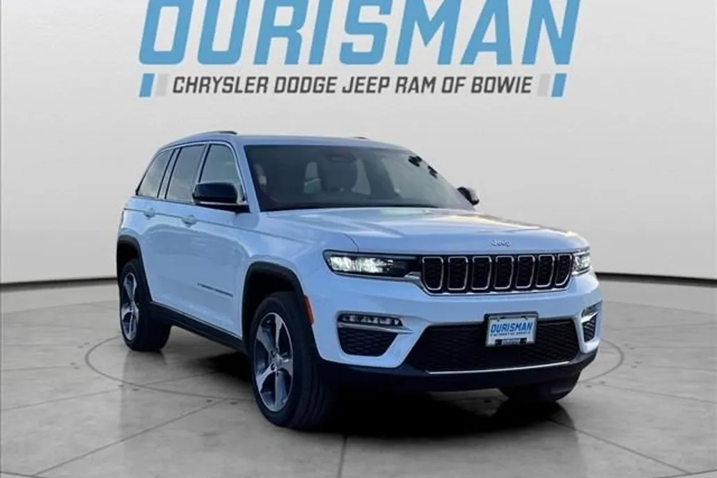 2024 Jeep Cherokee Base 4xe photo 1