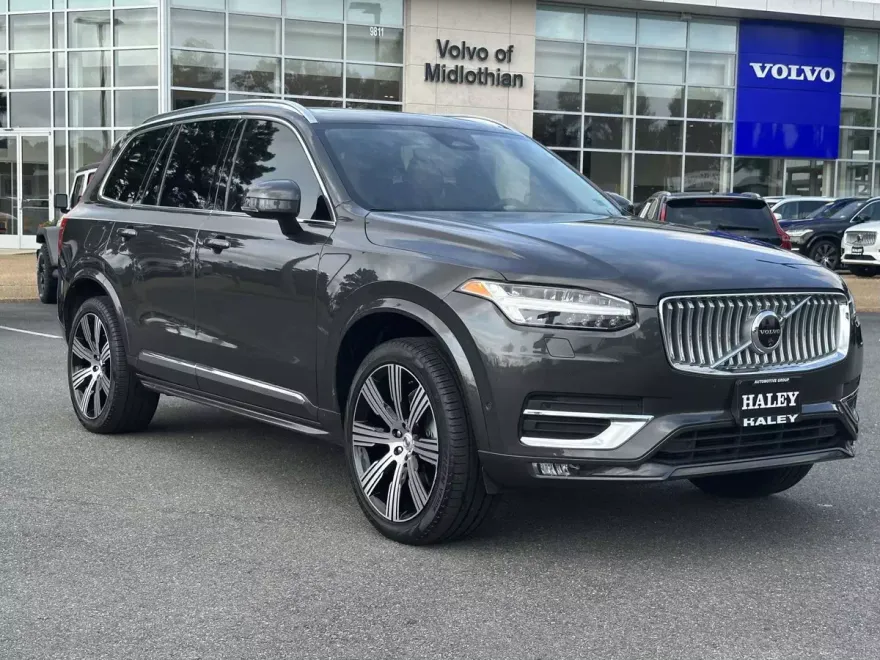 2024 Volvo XC90 B5 AWD Plus photo 1