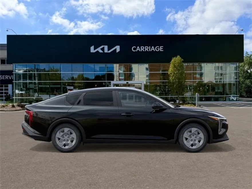 2025 Kia K4 LX photo 1