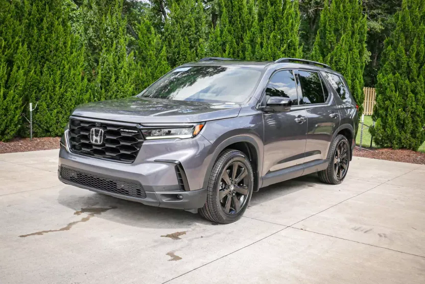 2025 Honda Pilot Black Edition photo 1