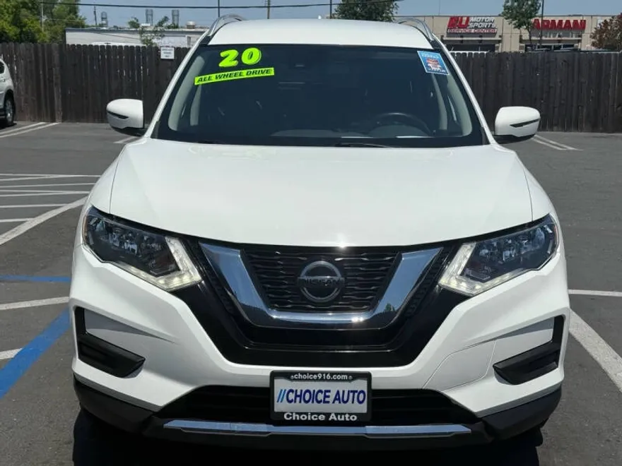 2020 Nissan Rogue SV photo 1