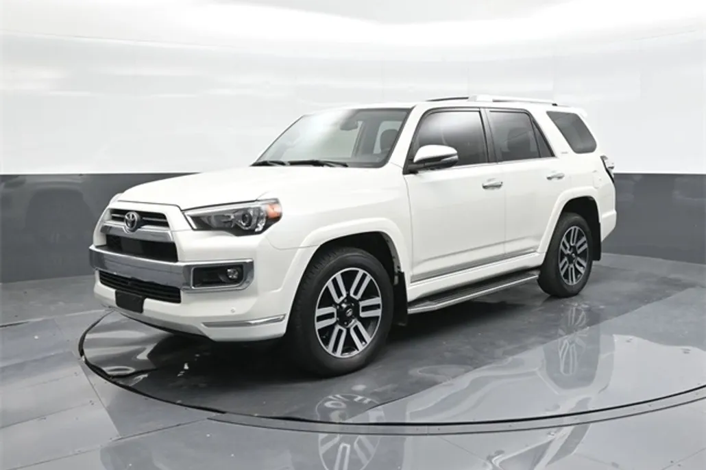 2022 Toyota 4Runner Limited photo 1