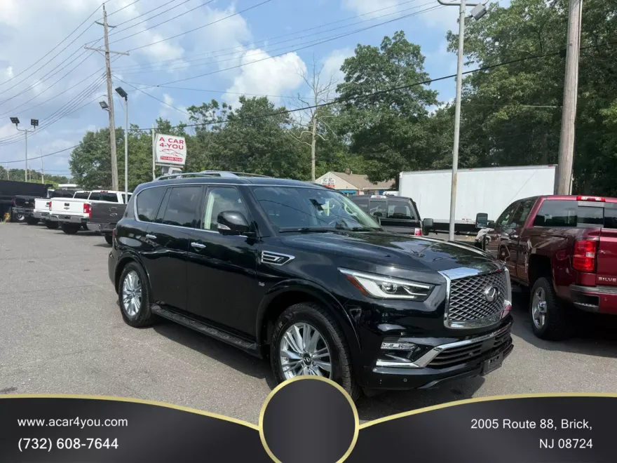 2019 Infiniti QX80 Luxe photo 1