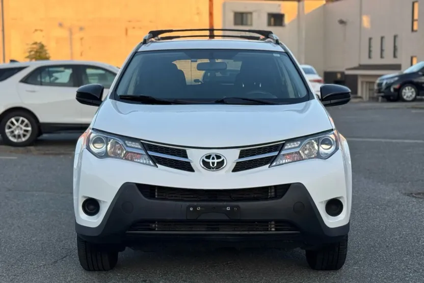 2014 Toyota RAV4 LE Sport photo 1