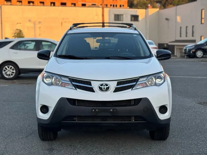 2014 Toyota RAV4 LE Sport photo 1
