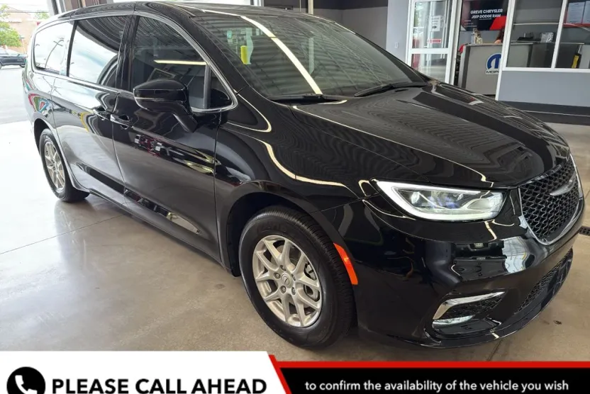 2026 Chrysler Pacifica photo 1