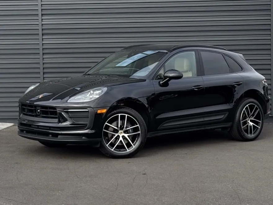 2025 Porsche Macan photo 1
