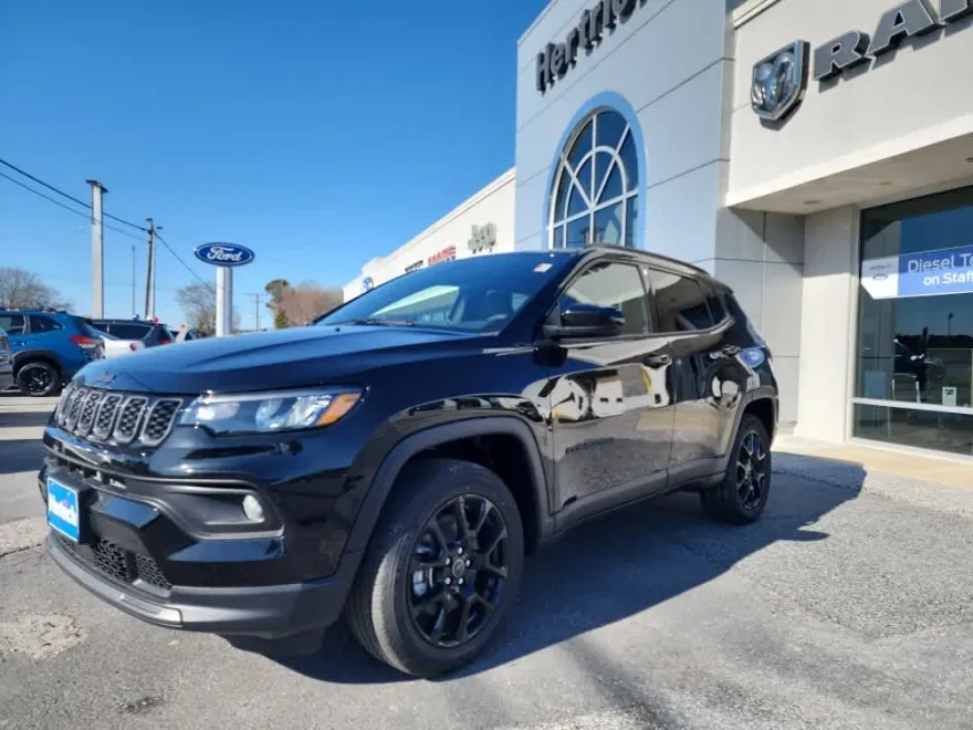 2025 Jeep Compass Latitude photo 1