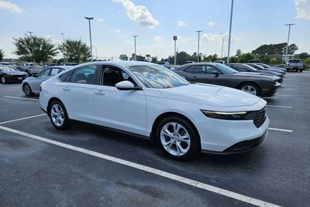 2024 Honda Accord LX photo 1