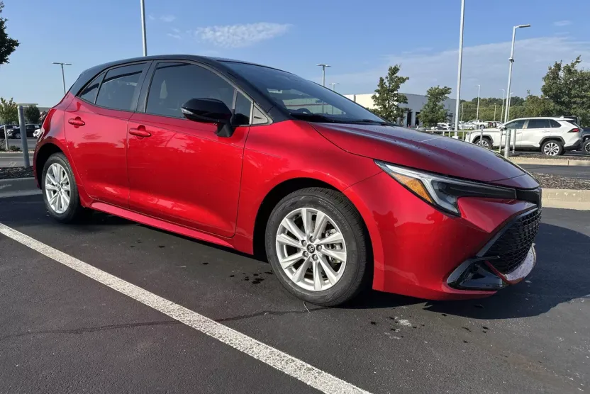 2024 Toyota Corolla SE photo 1