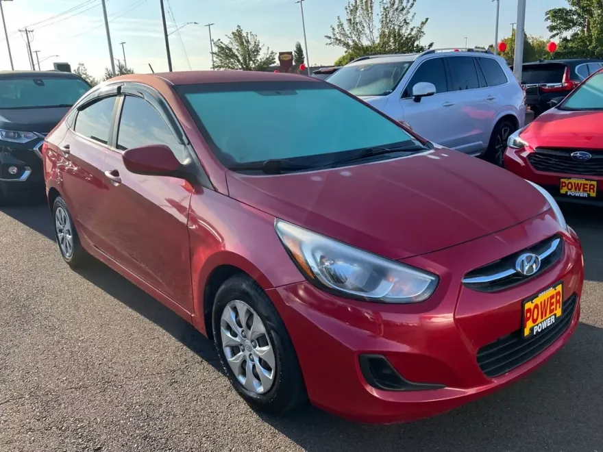 2015 Hyundai Accent GLS photo 1