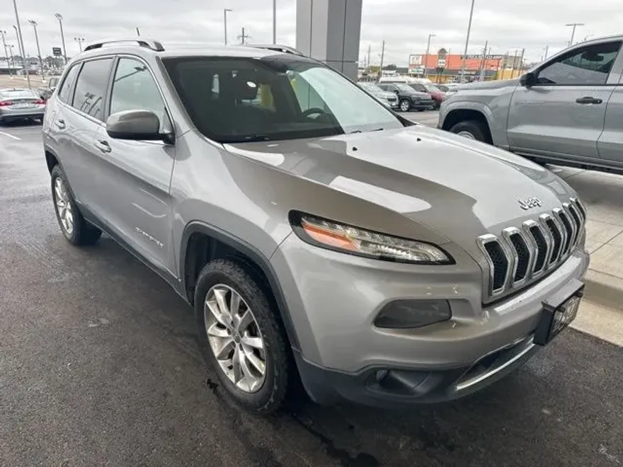 2017 Jeep Cherokee Limited photo 1