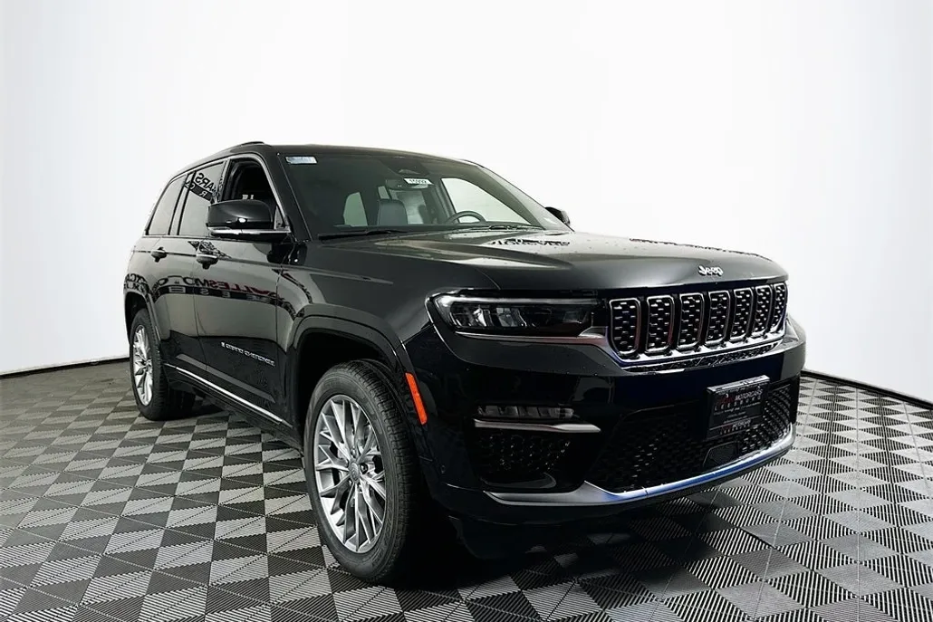 2024 Jeep Cherokee Summit 4xe photo 1