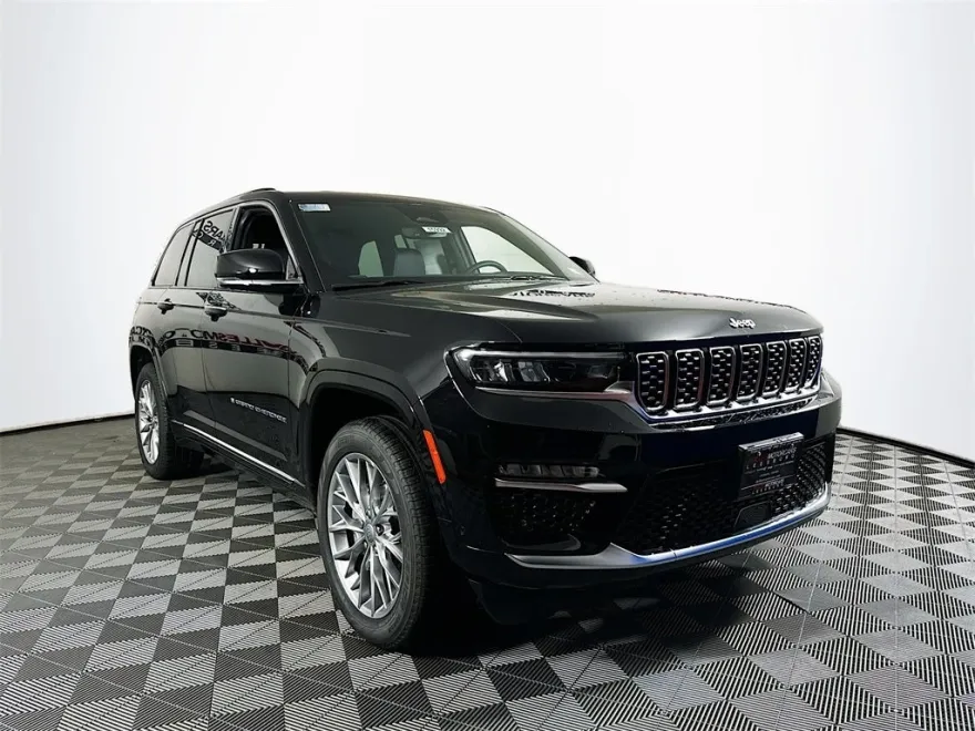 2024 Jeep Cherokee Summit 4xe photo 1