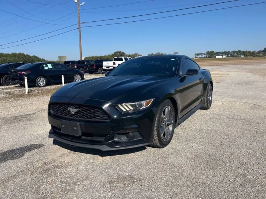 2016 Ford Mustang V6 photo 1