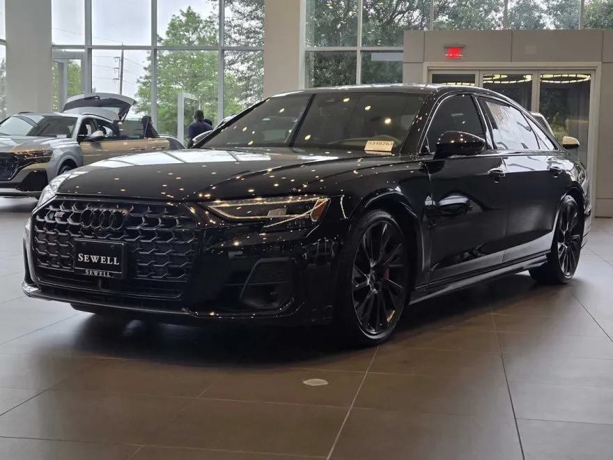 2025 Audi S8 4.0T photo 1