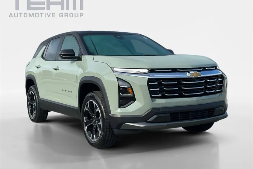 2026 Chevrolet Equinox LT photo 1