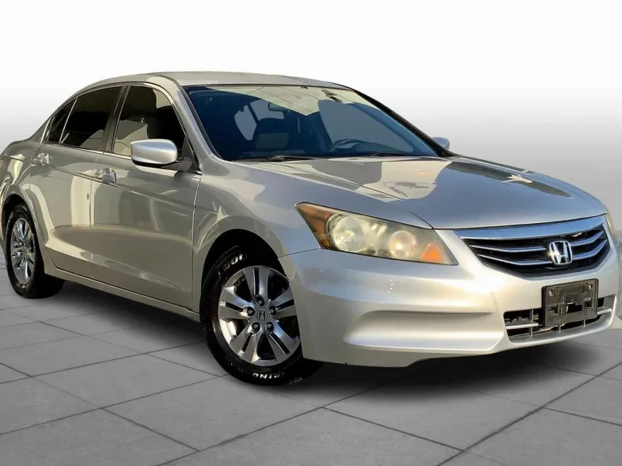 2011 Honda Accord LX-P photo 1