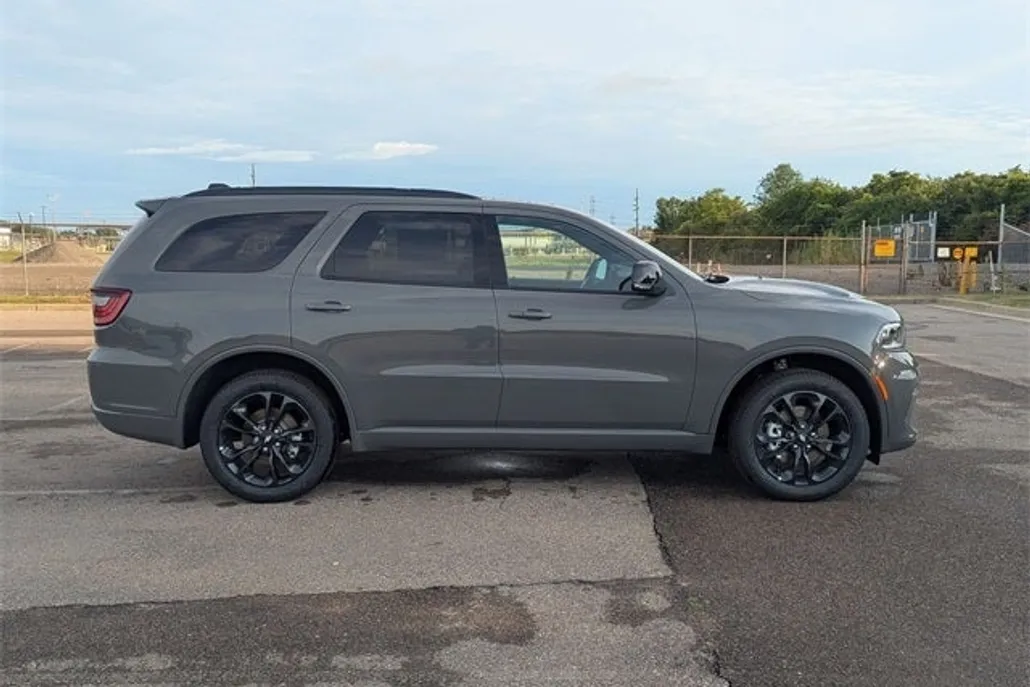 2025 Dodge Durango GT Plus photo 1