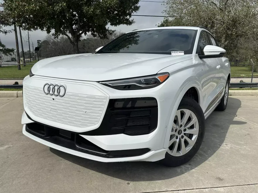 2025 Audi Q6 E-tron Premium photo 1