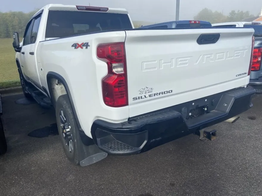 2023 Chevrolet Silverado 2500HD Custom photo 1